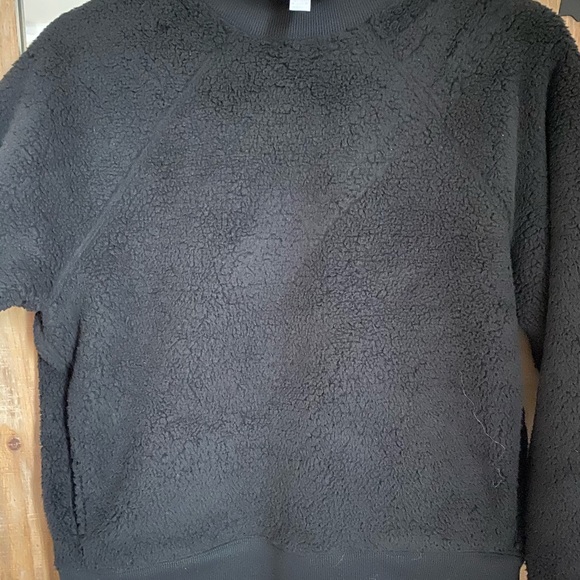 Athleta Sherpa pullover with pockets - Picture 3 of 4